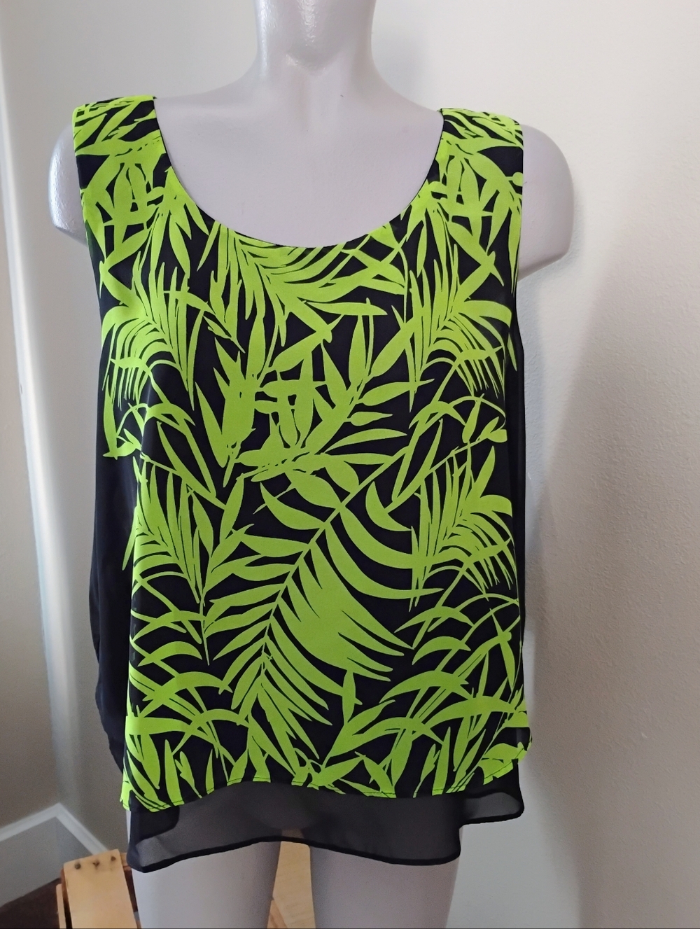 Bisou Bisou,  Sleeveless Top, NWTs